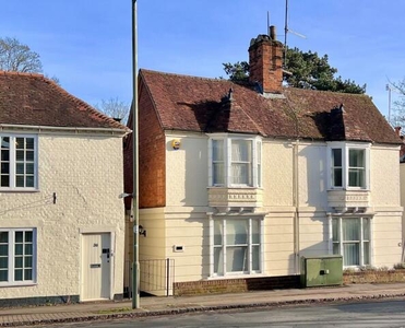 3 Bedroom Semi-detached House For Sale In Henley-on-thames