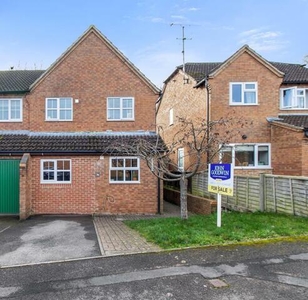 3 Bedroom Semi-detached House For Sale In Newent, Gloucestershire