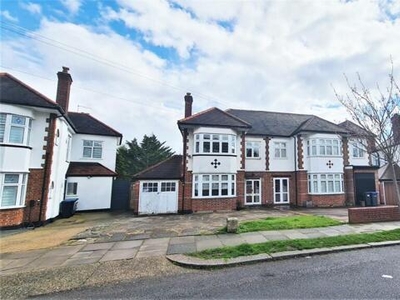 3 Bedroom Semi-detached House For Sale In Southgate