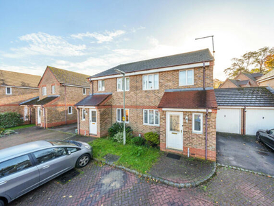 3 Bedroom Semi-detached House For Sale In Woking