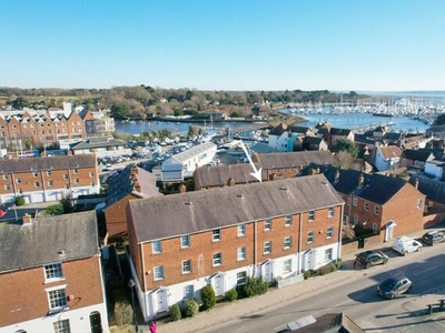 3 Bedroom Town House For Sale In Lymington