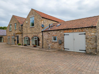 4 Bedroom Barn Conversion For Sale In Chapmans Court