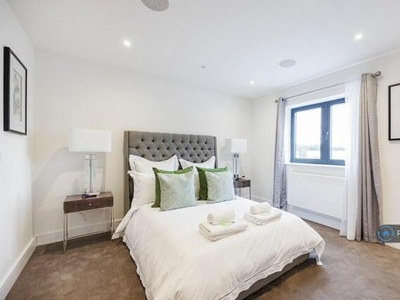 4 Bedroom Detached House For Rent In Chalfont St. Peter, Gerrards Cross