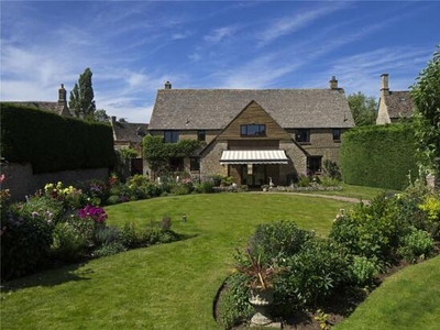 4 Bedroom Detached House For Sale In Bampton, Oxfordshire