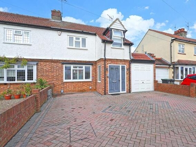 4 Bedroom Semi-detached House For Sale In Epping