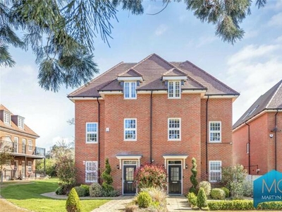 4 Bedroom Semi-detached House For Sale In High Barnet, Hertfordshire