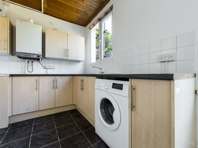 4 bedroom terraced house for rent in Hartington Road, Brighton, East Sussex, BN2