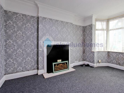 4 bedroom terraced house for rent in St. Philips Road, Leicester, LE5