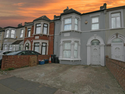4 Bedroom Terraced House For Sale In Ilford