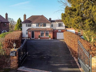 5 Bedroom Detached House For Sale In Links Avenue
