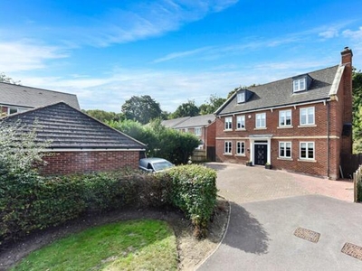 5 Bedroom Detached House For Sale In Upnor, Rochester