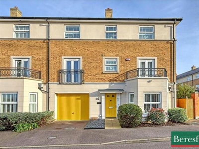 5 Bedroom End Of Terrace House For Sale In Brentwood