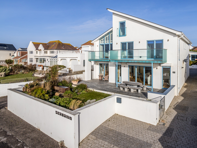 5 bedroom property for sale in Marine Drive, Brighton, BN2