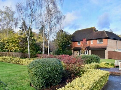 5 Bedroom Semi-detached House For Sale In Ashtead