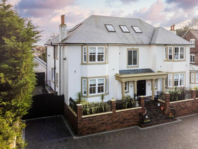 6 Bedroom Detached House For Sale In Southport