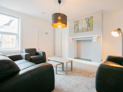 6 bedroom maisonette for rent in Buston Terrace, Newcastle Upon Tyne, NE2