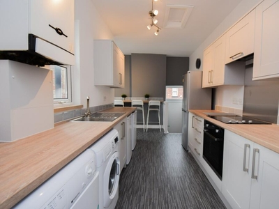 6 bedroom maisonette for rent in Shortridge Terrace, Newcastle Upon Tyne, NE2