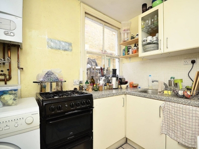 Flat in Wingford Road, Brixton, SW2