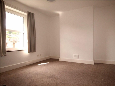 1 bedroom apartment for rent in Farnham Road, Guildford, Surrey, GU2