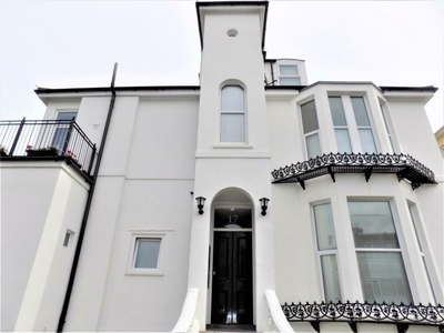 1 bedroom flat for rent in 17 Auckland Road East, Southsea, Hampshire, PO5