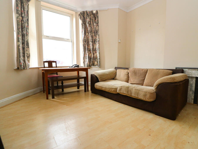 1 bedroom flat for rent in Portswood Road, Southampton, SO17
