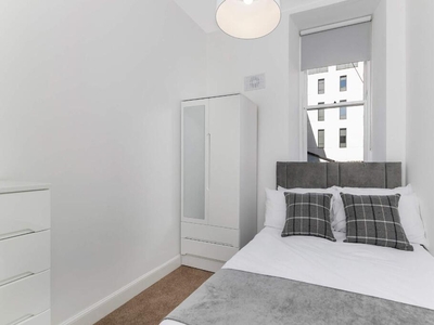 1 bedroom flat for rent in Princes Street (Room 2), New Town, Edinburgh, EH2