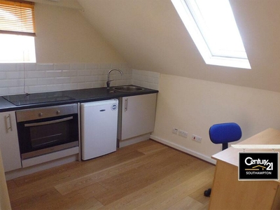 1 bedroom flat for rent in |Ref: R152440|, Portswood Road, Southampton, SO17 2TD, SO17