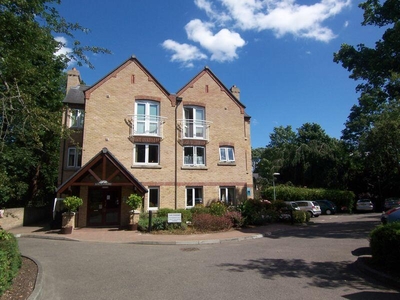 1 bedroom retirement property for sale in Risbygate Street, Bury St. Edmunds, IP33