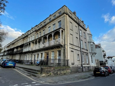 2 bedroom apartment for sale in Caledonia Place, Clifton, Bristol, BS8
