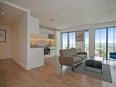 2 bedroom apartment for sale in Hadrian's Tower, City Centre, Newcastle Upon Tyne, NE1, NE4