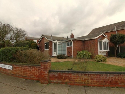 2 bedroom detached bungalow for rent in Larchcroft Road, Ipswich, IP1