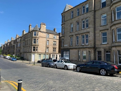 2 bedroom flat for rent in Comely Bank Avenue, Comely Bank, Edinburgh, EH4