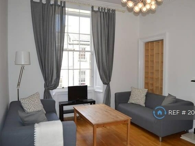 2 bedroom flat for rent in Lord Russell Place, Edinburgh, EH9