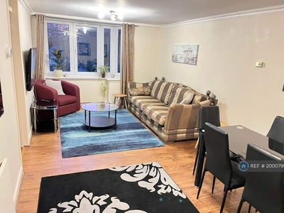 2 bedroom flat for rent in Saunders Street, Edinburgh, EH3