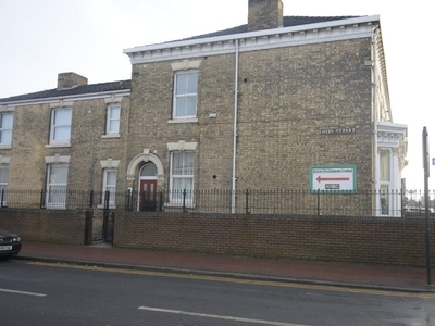 2 bedroom flat for rent in Spring Bank, Hull, HU3