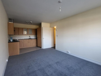 2 bedroom flat for rent in Spring Road Southampton SO19