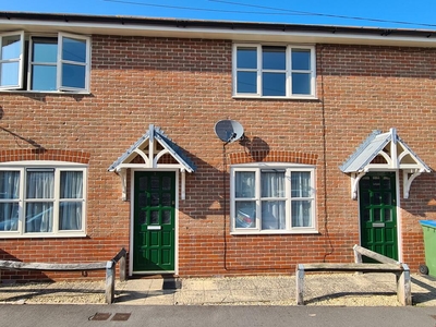 2 bedroom terraced house for rent in Mansion Road, Freemantle, SO15