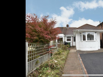 3 bedroom bungalow for rent in Marcot Road, Solihull, West Midlands, B92