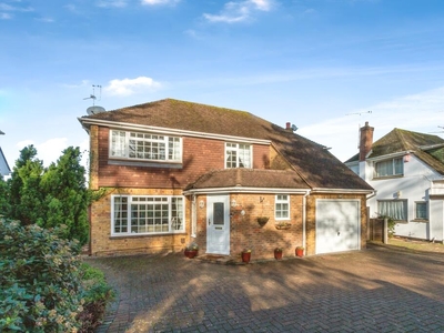 3 bedroom detached house for sale in Esher Close, Basingstoke, Hampshire, RG22