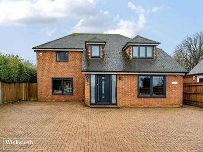 4 bedroom detached house for sale in The Harrow Way, Basingstoke, Hampshire, RG22