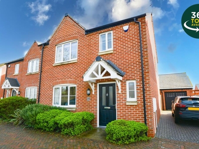 3 bedroom detached house for sale in Welford Road, Wigston, Leicester, LE18
