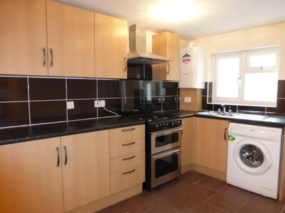 3 bedroom flat for rent in Oxford Road, EXETER, EX4
