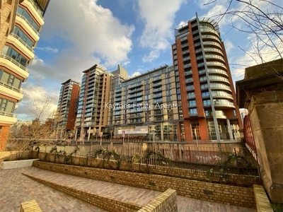 3 bedroom penthouse for sale in 6 Leftbank, Spinningfields, Manchester, M3