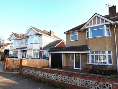 3 bedroom semi-detached house for rent in Claremont Crescent, Southampton, Hampshire, SO15