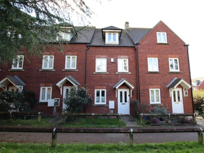 3 bedroom terraced house for rent in Lister Close, St Leonards, Exeter, EX2