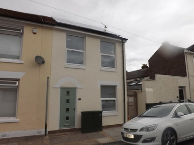 3 bedroom terraced house for rent in Stansted Road, Southsea, PO5