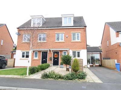 3 bedroom terraced house for sale in Vallum Place, Throckley, Newcastle Upon Tyne, NE15