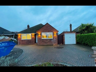 4 bedroom detached house for rent in Hilbury Road, Earley, Reading, RG6