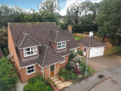 4 bedroom detached house for sale in Bramley Meadows, Newport Pagnell, Milton Keynes, Bucks, MK16