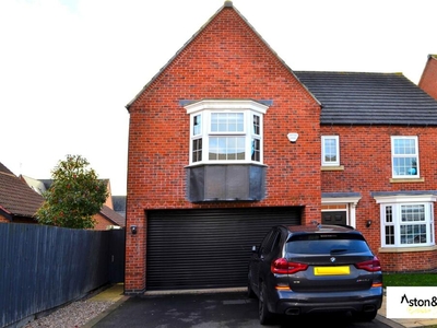 4 bedroom detached house for sale in Cottesmore Close, Syston, Leicestershire, LE7